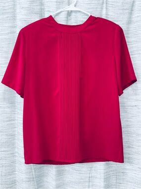 Talbots Pleated Front accent detail Short Sleeve Blouse size 10 deep pink color